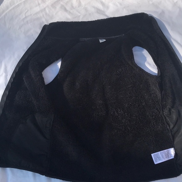 🖤 Super Fuzzy Black Vest 🖤 - Picture 3 of 3